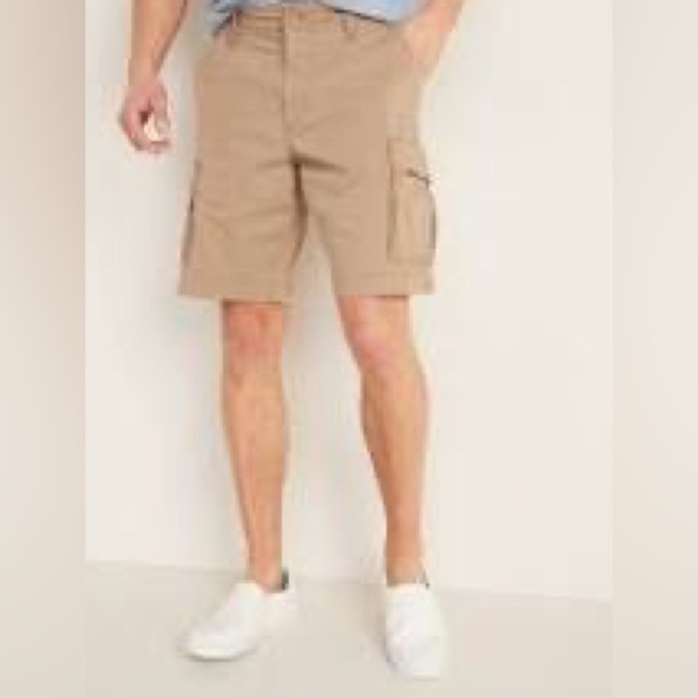 Old Navy khaki lived-in straight cargo shorts